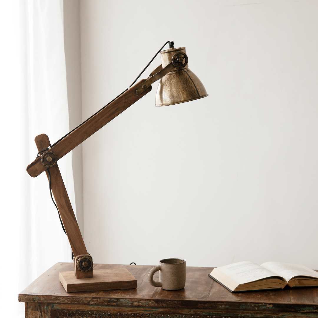 Naya Desk Lamp